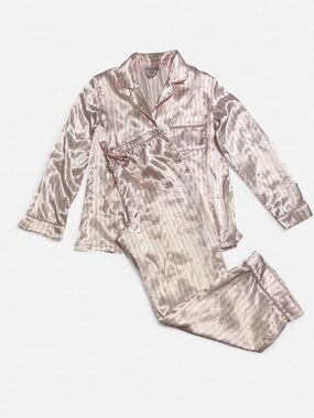Pink satin striped pajama set 💓
